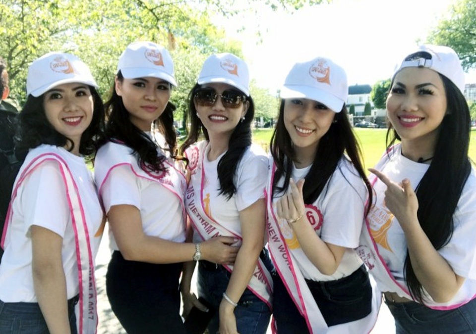 Người đẹp ngành thẩm mỹ đăng quang Hoa hậu Doanh nhân Việt Nam Thế giới 2017 - 4 Các thí sinh hào hứng tham gia thiện nguyện tại Vancouver.