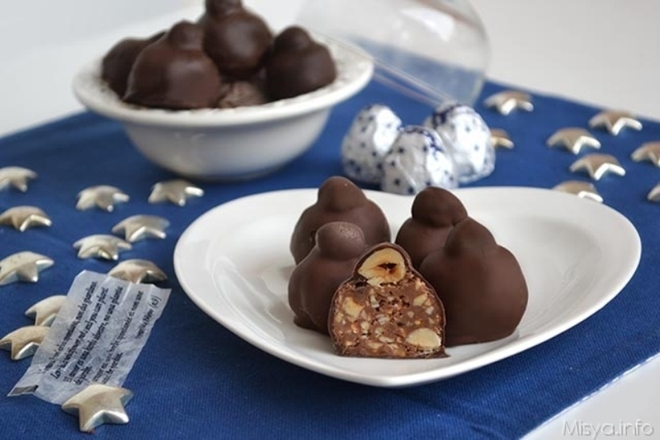 Dạo quanh thế giới với các phong tục trong ngày lễ Valentine - 2 Socola Baci Perugini của người Italy.