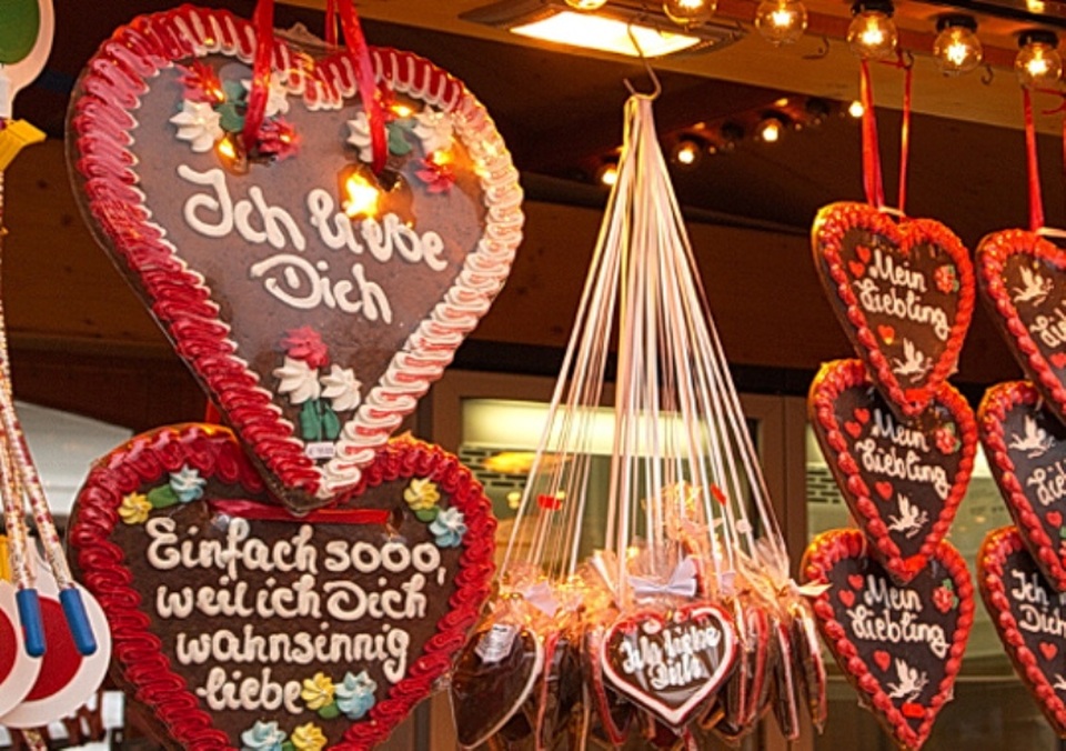 Dạo quanh thế giới với các phong tục trong ngày lễ Valentine - 5 Những ký hiệu tình yêu cùng lời nhắn yêu thương được đôi lứa trao cho nhau nhân ngày lễ tình nhân.