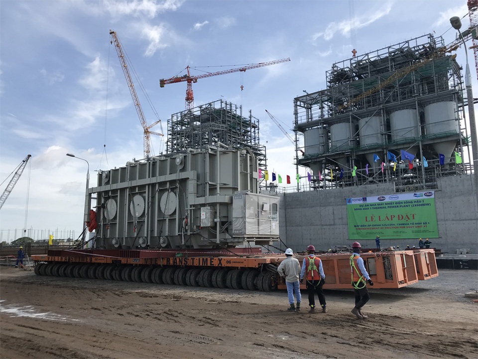 Vận chuyển máy biến áp 335 tấn bằng thiết bị điều khiển từ xa - 5 Vận chuyển máy biến áp 335 tấn bằng thiết bị điều khiển từ xa - 5