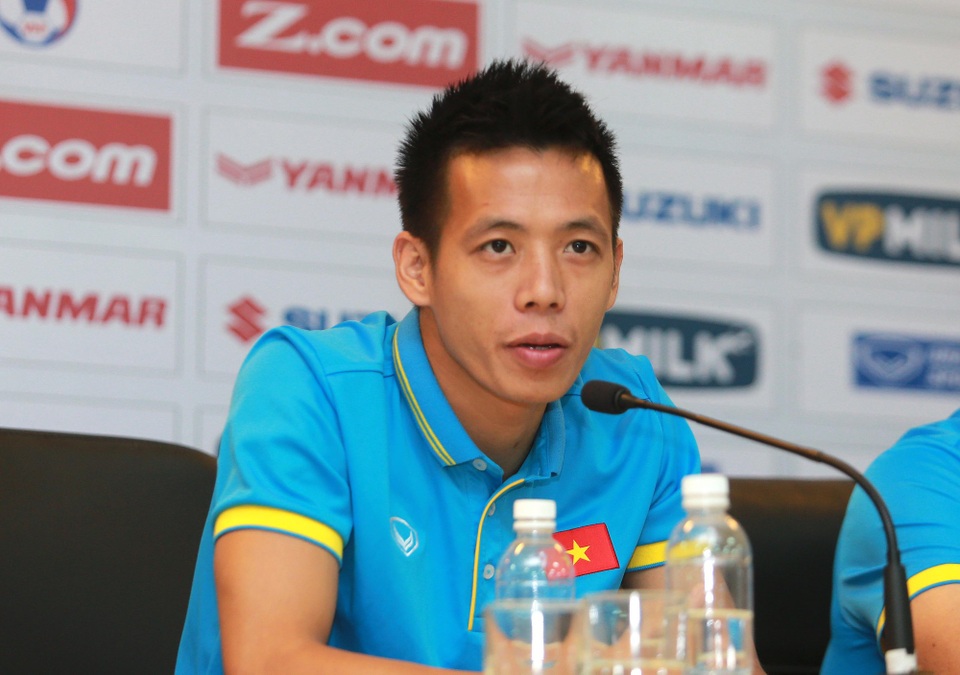 HLV Park Hang Seo: “Tôi không chịu áp lực từ VFF” - 2
Thủ quân Văn Quyết đánh giá cao đối thủ và khá thận trọng - Ảnh: Gia Hưng