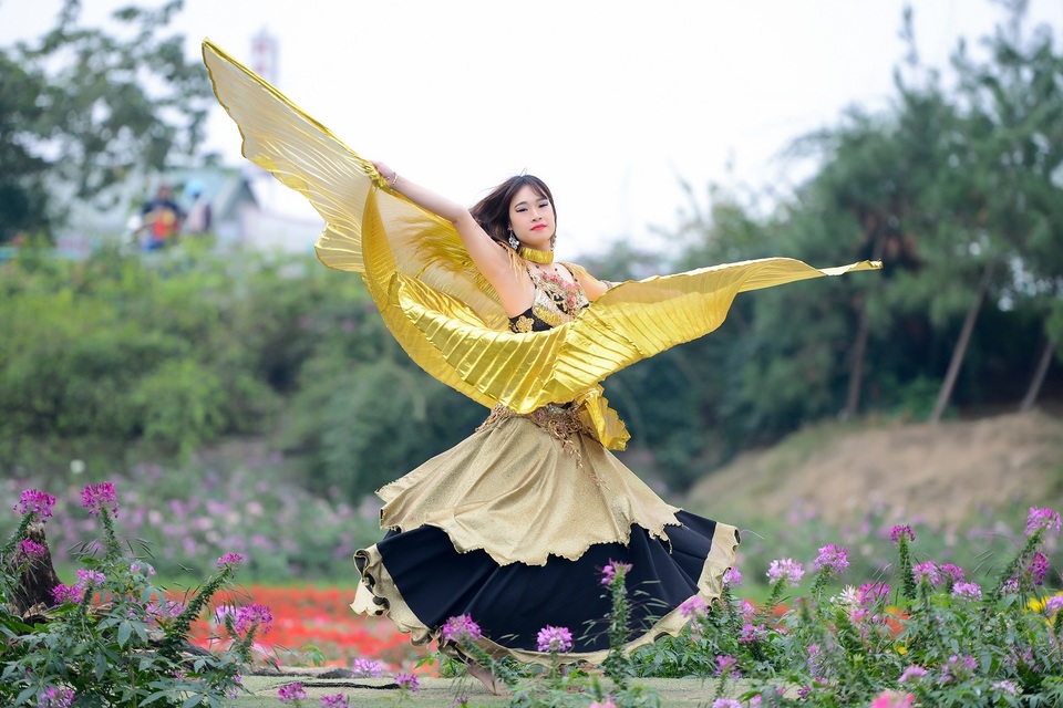 Nữ bellydance 9X khoe vũ điệu đẹp mê hồn ngày Tết - 10 Nữ bellydance 9X khoe vũ điệu đẹp mê hồn ngày Tết - 10