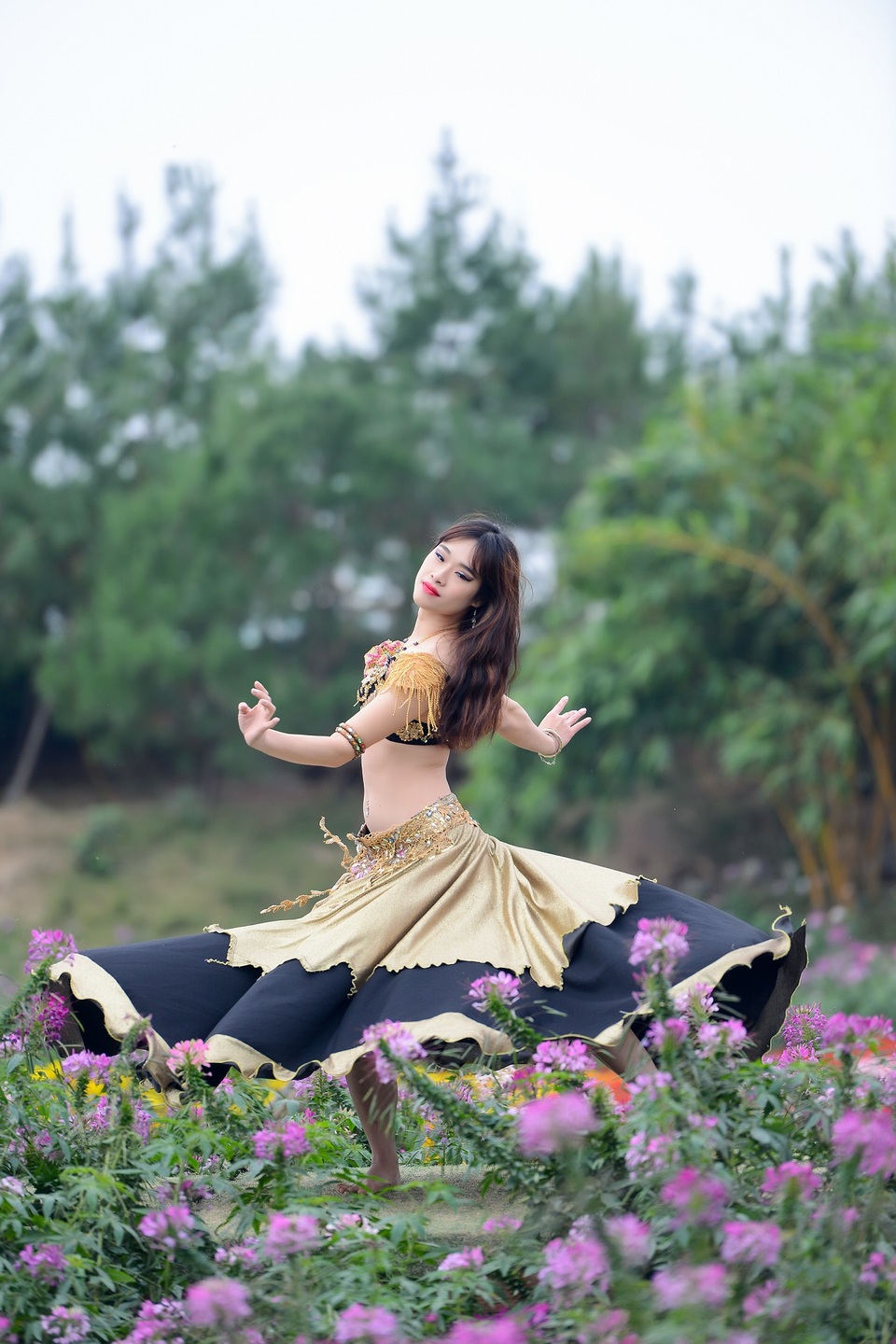 Nữ bellydance 9X khoe vũ điệu đẹp mê hồn ngày Tết - 14 Nữ bellydance 9X khoe vũ điệu đẹp mê hồn ngày Tết - 14