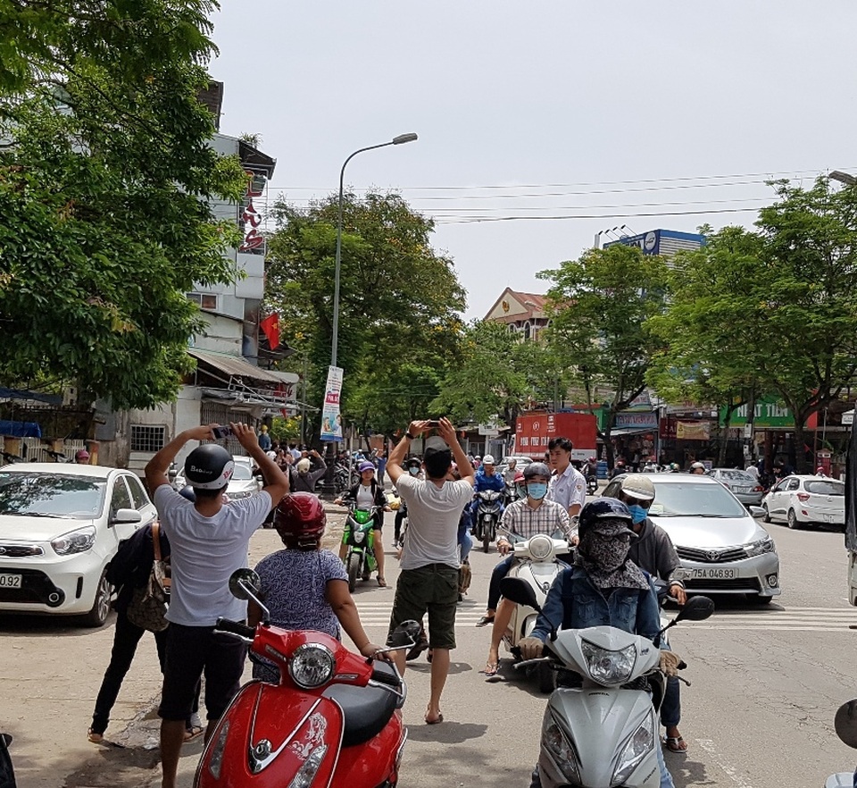 Thích thú ngắm “vầng hào quang” bao quanh mặt trời - 5