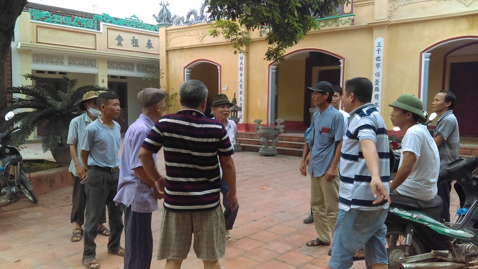Dân vây chùa đòi làm rõ vì sao mất chuông - 2 Cơ quan công an huyện đã vào cuộc ngay sau khi dân trình báo việc mất chuông tại chùa này