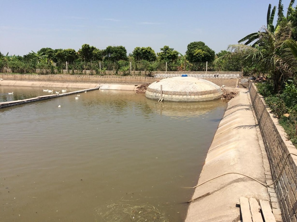 Vốn vay thoát nghèo chưa đủ để thoát nghèo - 2 Xây hầm biogas đã hết số tiền vay vốn