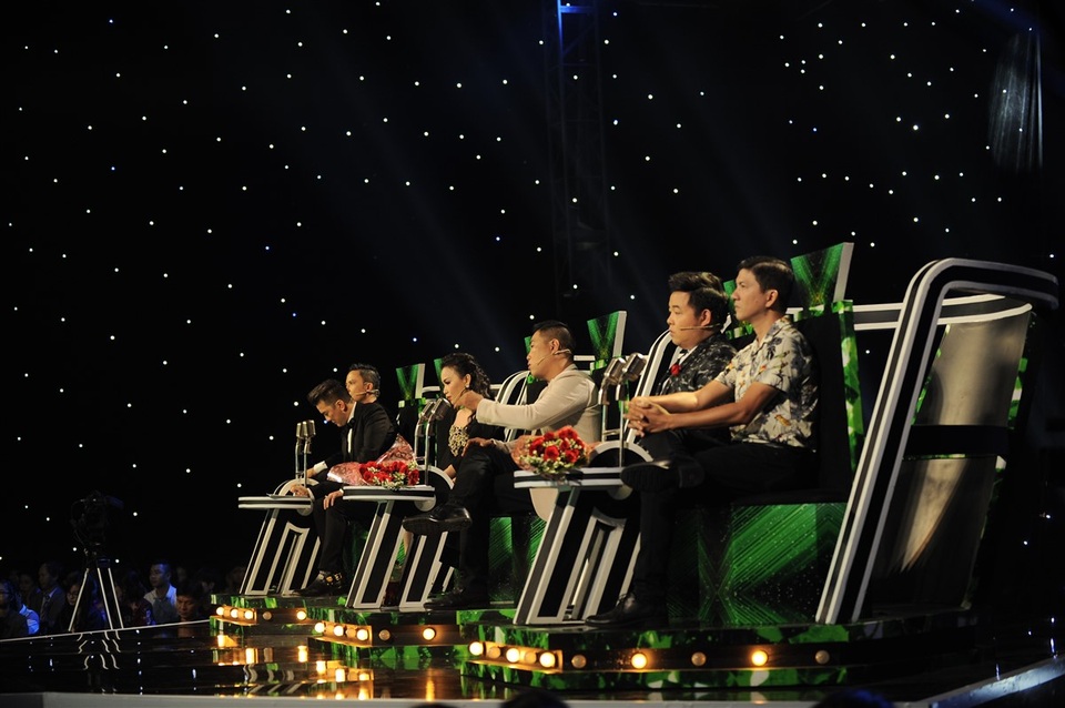 Tuy nhiên, nhạc sĩ Minh Vy lại chưa thực sự hài lòng và muốn “làm lại chút xíu” với sự hỗ trợ của các đồng nghiệp.