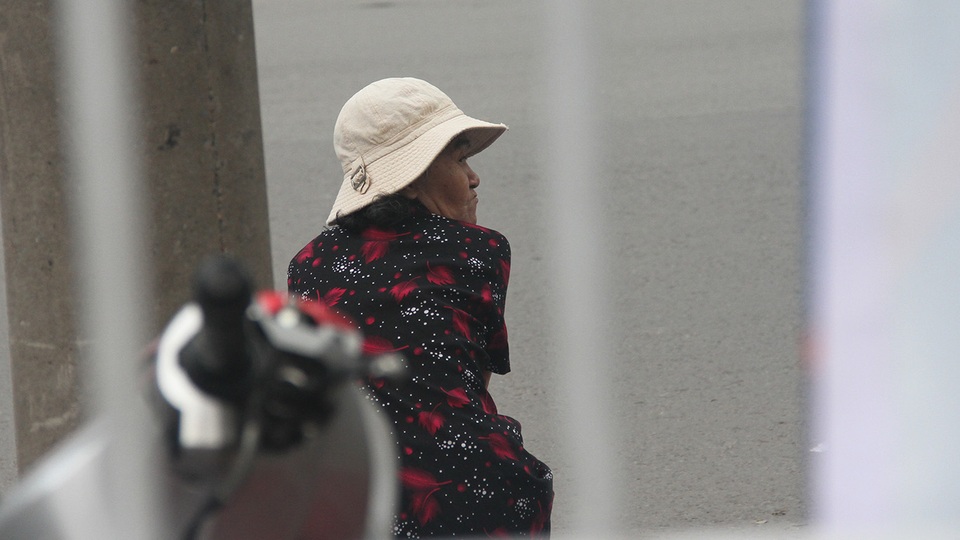 Vé ế, dân phe... ngáp dài