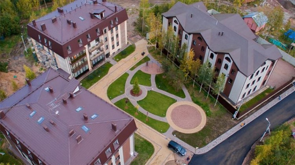 Điều kiện đầu tiên để trở thành cư dân trong làng đó là không ăn thịt, không hút thuốc hay uống rượu và có lối sống lành mạnh