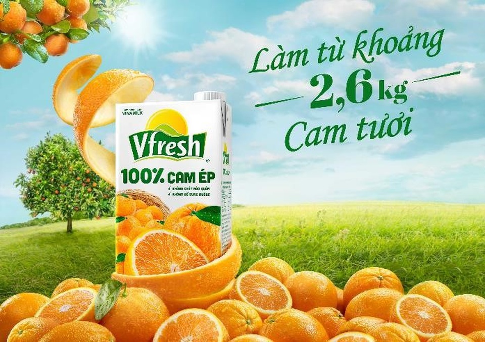 Phương pháp tự nhiên để tăng cường sức khoẻ những ngày bận rộn - 2 Mỗi hộp nước cam Vfresh 100% được làm từ khoảng 2,6kg cam tươi