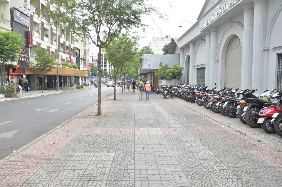 Đường phố thênh thang sau chiến dịch giành lại vỉa hè - 5 Đường phố thênh thang sau chiến dịch giành lại vỉa hè - 5