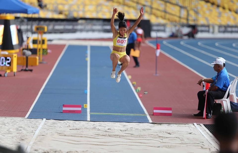 Nhật ký SEA Games 29 ngày 25/8: Kình ngư 15 tuổi Kim Sơn phá kỷ lục SEA Games - 27
Cú nhảy giành HCV của Bùi Thị Thu Thảo, ảnh: Q.H
