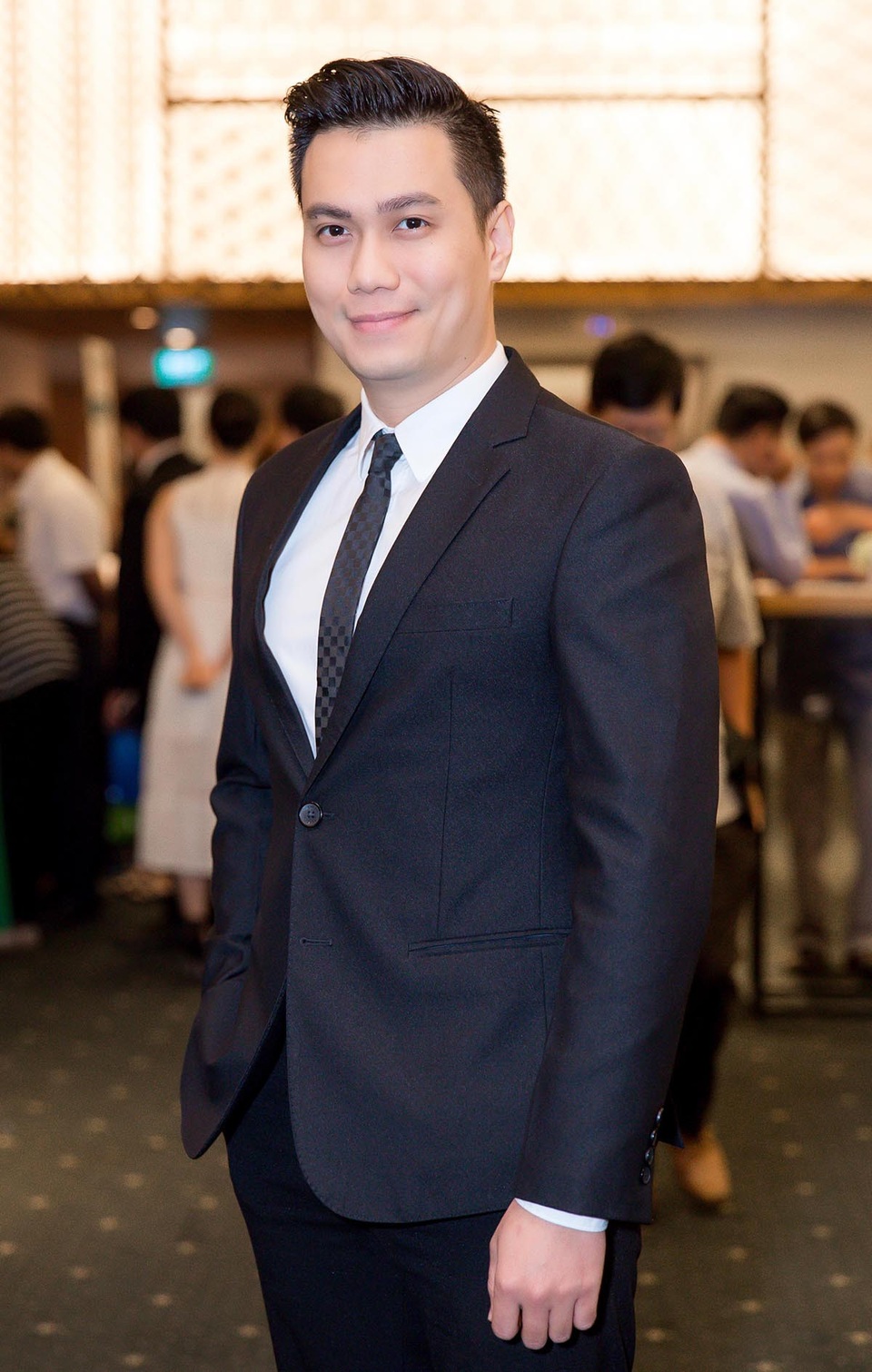 Chia sẻ ở sự kiện, nam diễn viên cho biết năm 2017 là năm may mắn, mọi thứ đến nhẹ nhàng nhưng lắng đọng và tuyệt vời.