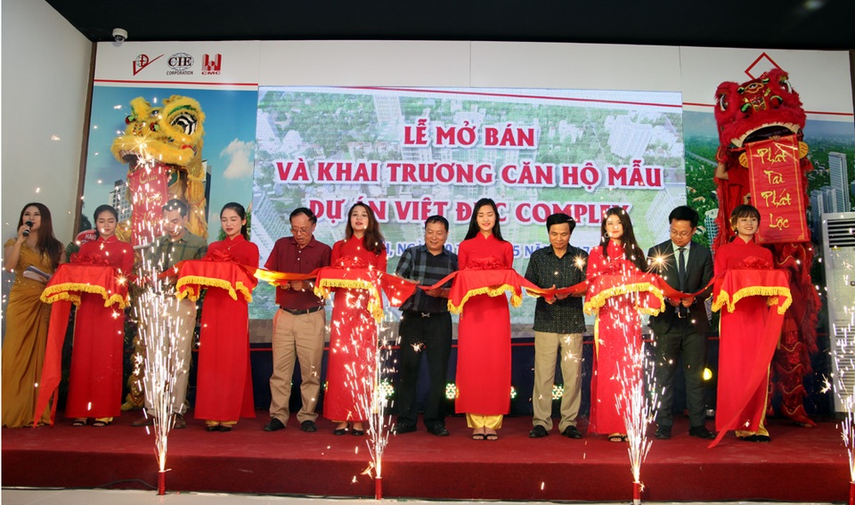 Mở bán và khai trương căn hộ mẫu Việt Đức Complex - 1
Lễ mở bán và khai trương căn hộ mẫu dự án Việt Đức Complex ngày 20/5.