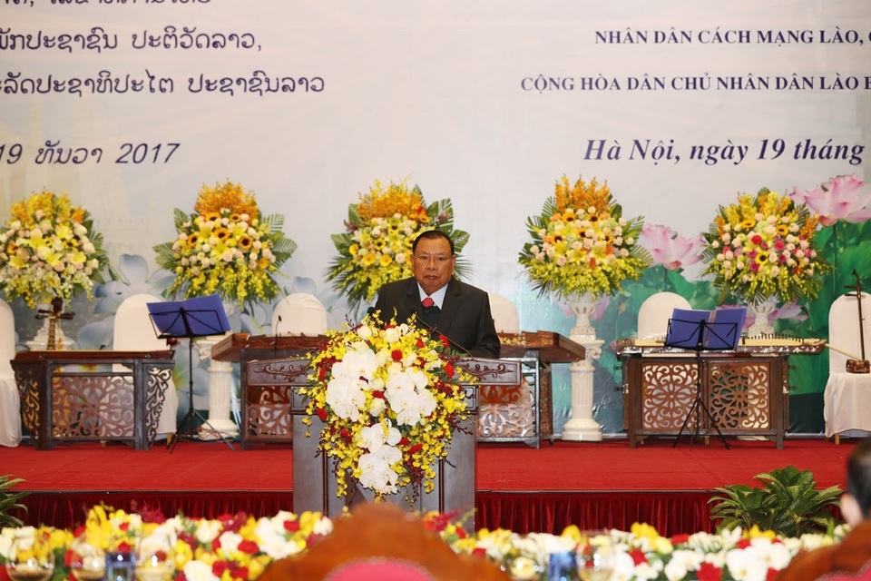 Gìn giữ, phát huy mối quan hệ hiếm có Việt Nam - Lào mãi mãi vững bền - 2
Tổng Bí thư, Chủ tịch nước Lào Bounnhang Vorachith đọc Diễn văn đáp từ. Ảnh: Văn Điệp – TTXVN.