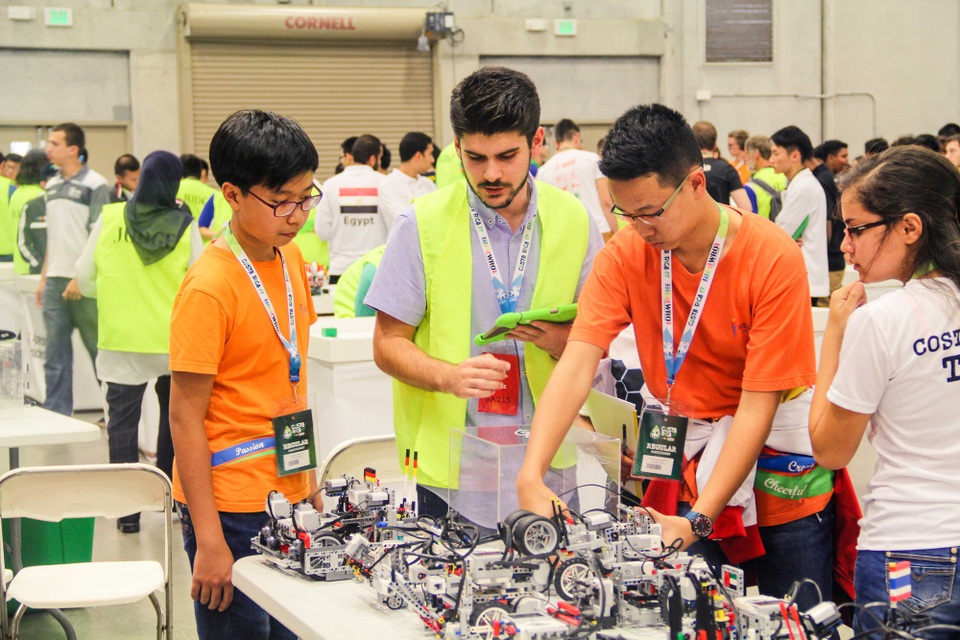 Học sinh Việt Nam lọt vào top 10 Robotics thế giới - 1
Đội tuyển học sinh Việt Nam