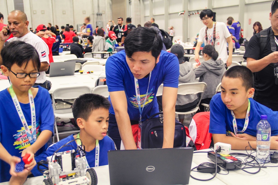 Học sinh Việt Nam lọt vào top 10 Robotics thế giới - 2 Học sinh Việt Nam lọt vào top 10 Robotics thế giới - 2