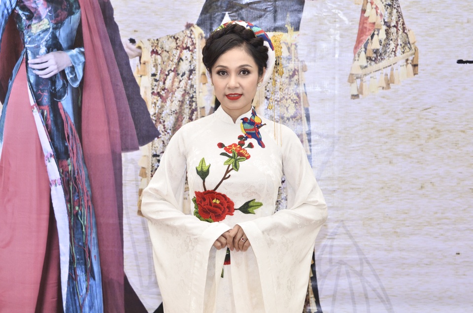 Việt Trinh hoá thân thành Hằng Nga, Sương Đặng lộng lẫy như hoàng hậu - 4 Diễn viên Việt Trinh hoá thân thành Hằng Nga.