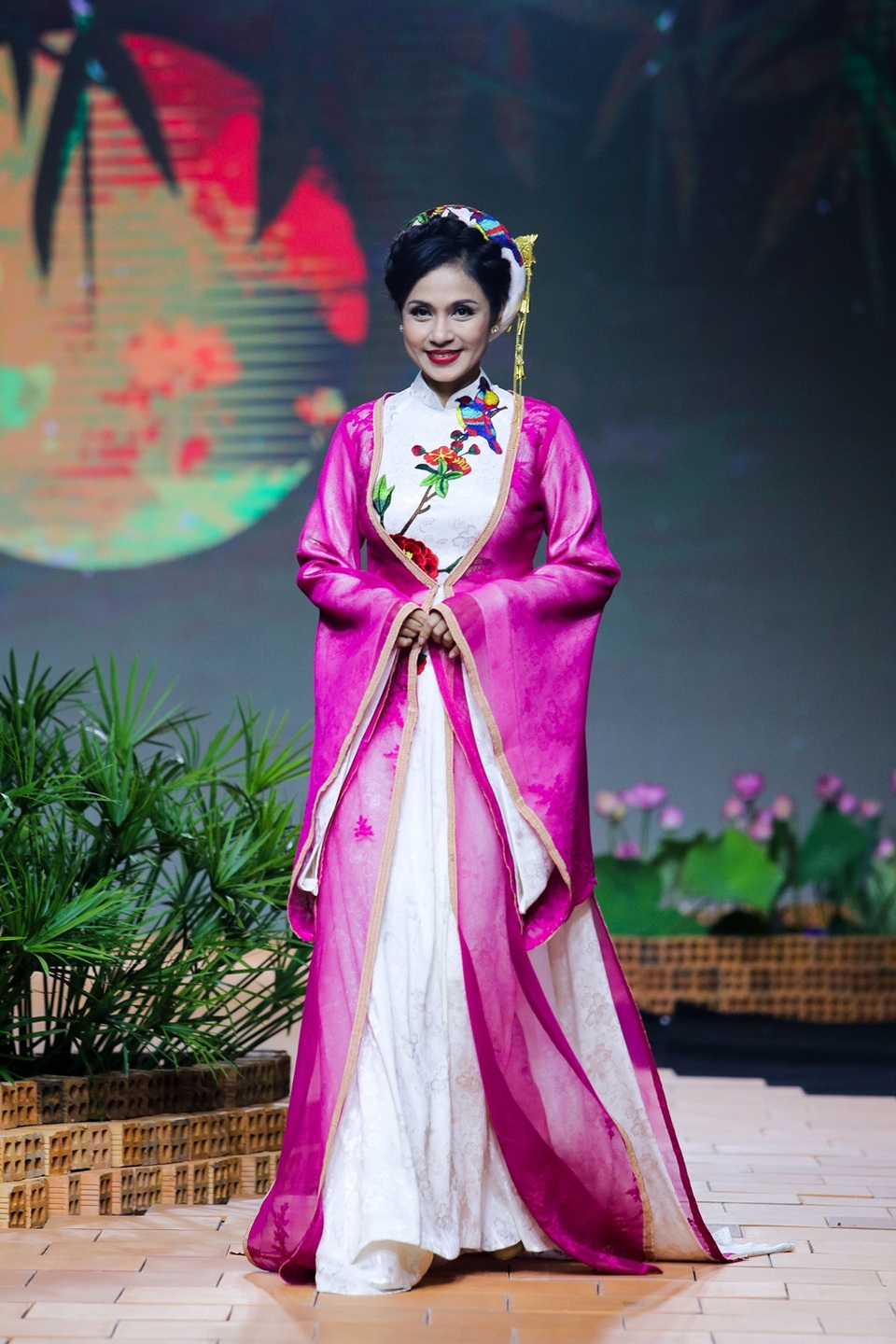 Ở tuổi 44, Việt Trinh vẫn giữ được vẻ đẹp khiến nhiều người ao ước.