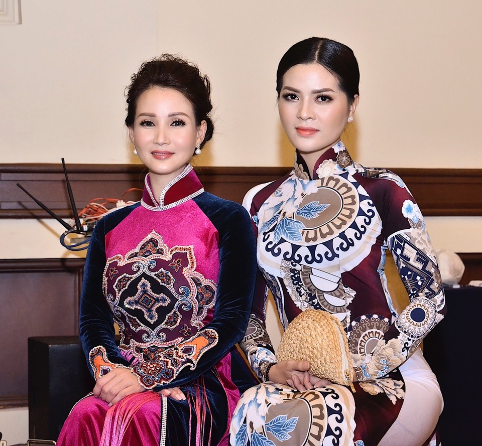 Việt Trinh hoá thân thành Hằng Nga, Sương Đặng lộng lẫy như hoàng hậu - 5 Việt Trinh hoá thân thành Hằng Nga, Sương Đặng lộng lẫy như hoàng hậu - 5