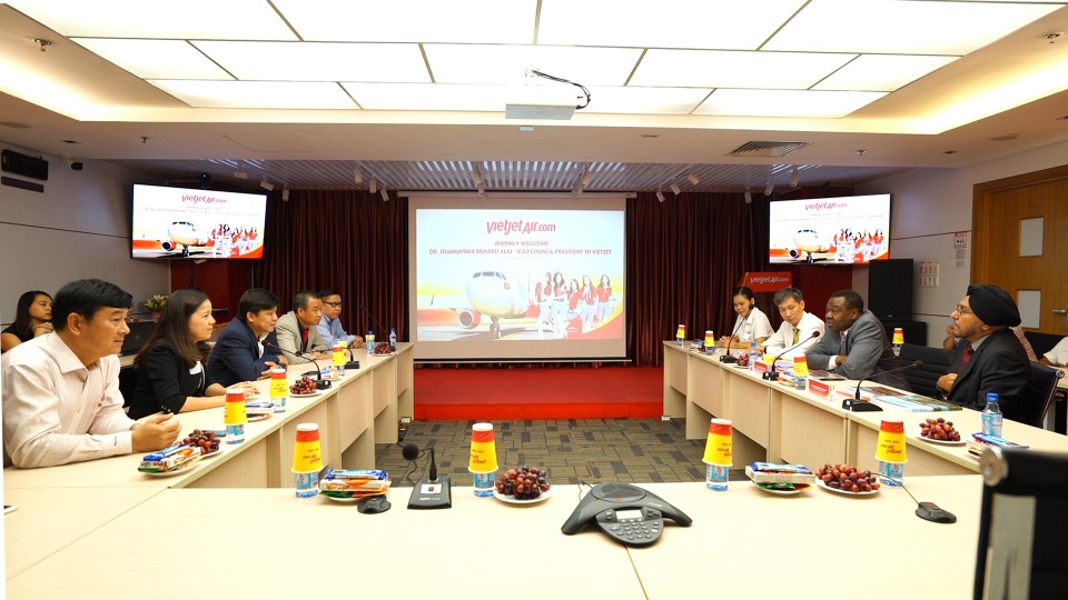Chủ tịch ICAO ấn tượng về hãng hàng không thế hệ mới của Việt Nam - 1 Vietjet làm việc với lãnh đạo ICAO chiều 5/7