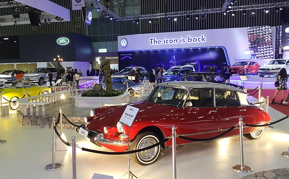 Khai mạc triển lãm Vietnam International Motor Show 2017 - 2
Các dòng xe cổ vẫn có chỗ đứng trong triển lãm năm nay
