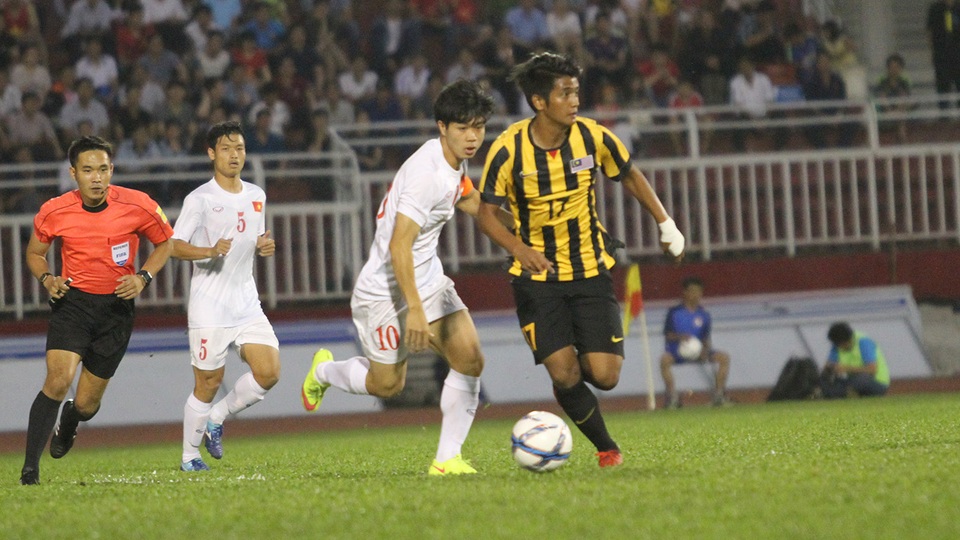 Công Phượng lập siêu phẩm, U23 Việt Nam thắng đậm U23 Malaysia - 6
Công Phượng thi đấu khá năng nổ từ đầu trận