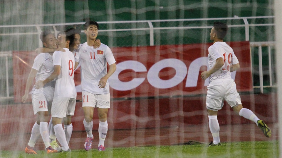 Công Phượng lập siêu phẩm, U23 Việt Nam thắng đậm U23 Malaysia - 7
Tuấn Tài mở tỷ số từ khá sớm cho U23 Việt Nam
