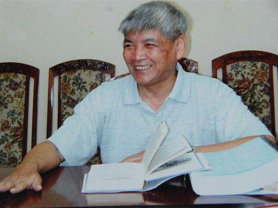 Nhà thơ Việt Phương.