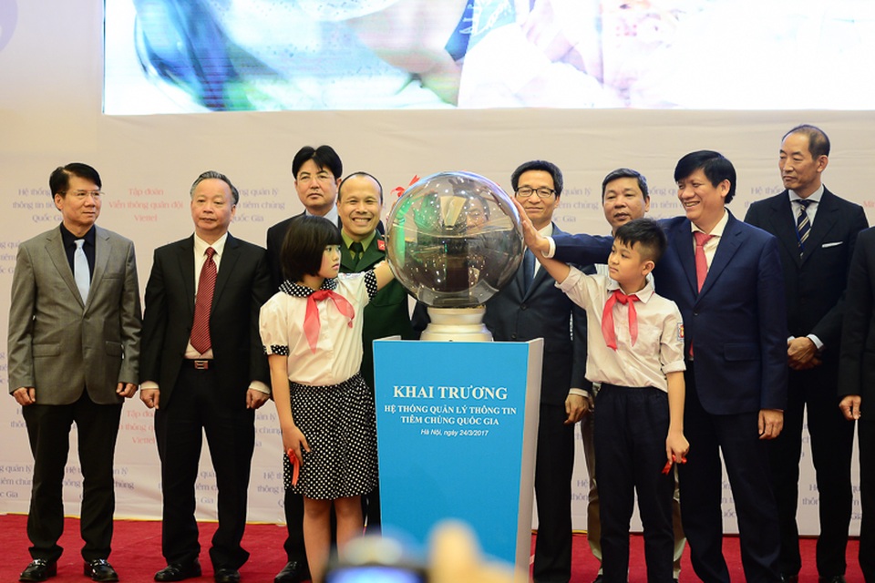 
Hệ thống Quản lý thông tin Tiêm chủng Quốc gia đoạt Giải bạc ở Hạng mục “Sản phẩm và Dịch vụ CNTT trong lĩnh vực Chăm sóc sức khỏe”
