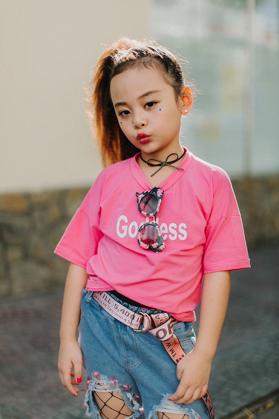 Nhóm mẫu nhí sành điệu "đổ bộ" Tuần lễ thời trang quốc tế VN - 7 Nhóm mẫu nhí sành điệu "đổ bộ" Tuần lễ thời trang quốc tế VN - 7