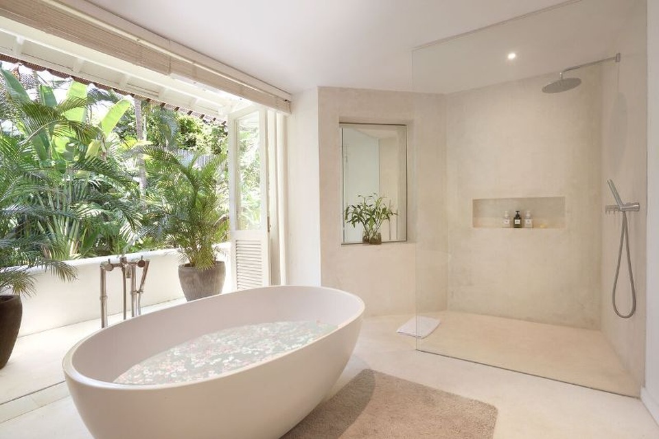 Bồn sục trong phòng tắm