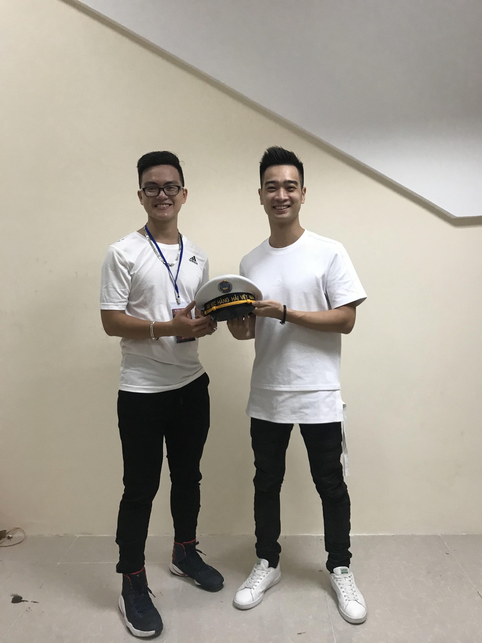 Slim V hóa thân thành chàng ma ca rồng Edward Cullen trong Halloween - 2 Slim V hóa thân thành chàng ma ca rồng Edward Cullen trong Halloween - 2