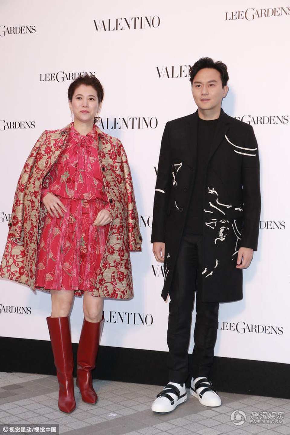 
Trương Trí Lâm và Viên Vịnh Nghi là một trong những cặp đôi nổi tiếng nhất làng giải trí Hồng Kông. Hai người đã có 14 năm bên nhau nhưng tình yêu lúc nào cũng vẹn nguyên như thuở ban đầu.
