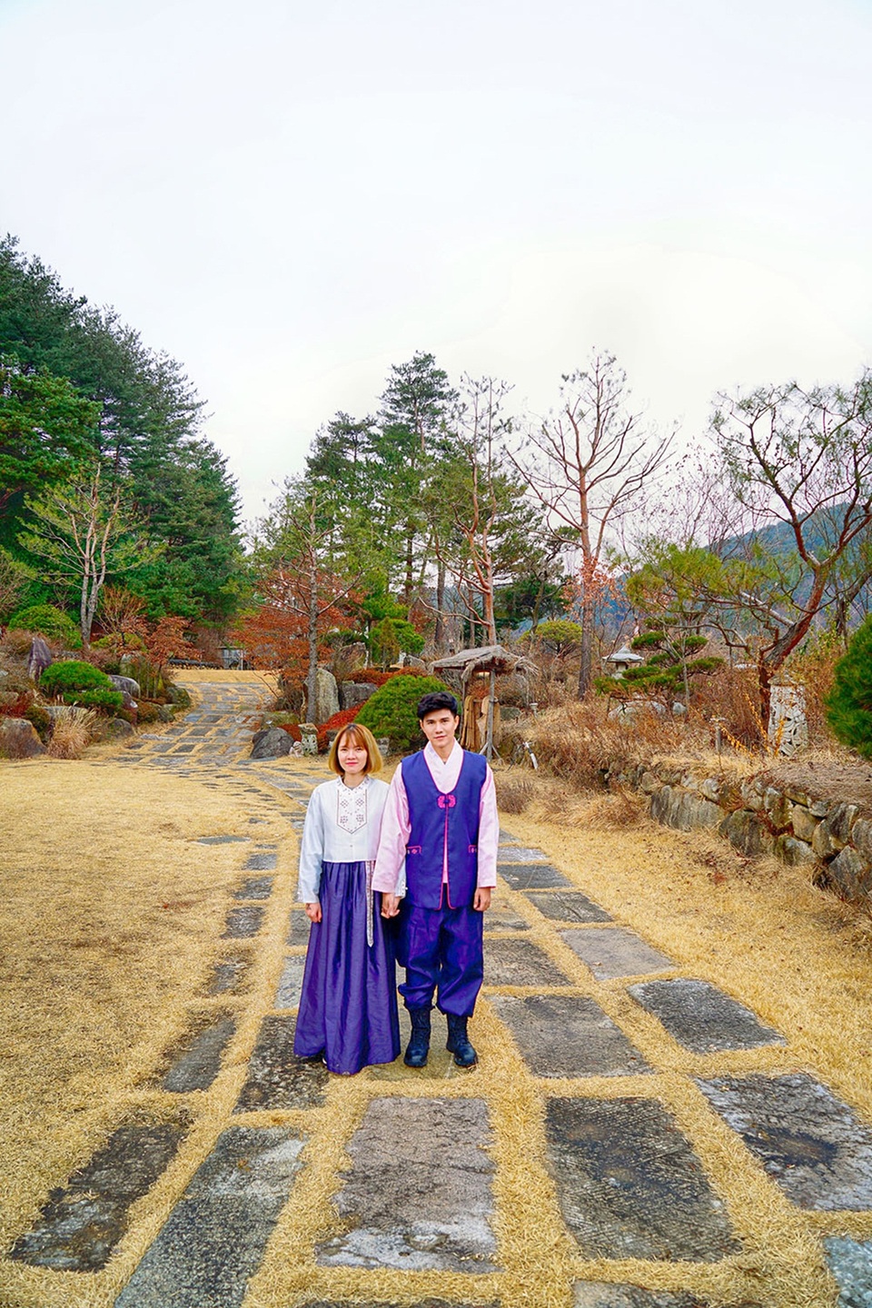 Nam MC nhận thấy, giao thông tại Gangwon khá thuận lợi. Từ đây, du khách có thể dễ dàng bắt xe buýt đến Seoul, các tỉnh Chungcheongbuk, Gyeongsangbuk, Busan, Daegu, Daejeon và có thể đến một số sân bay địa phương để bắt chuyến bay ngắn tới đảo Jeju.