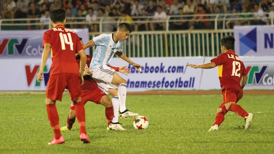 U20 Việt Nam 1-4 U20 Argentina: Sai lầm hàng thủ - 1
U20 Việt Nam bế tắc trong việc tìm kiếm bàn thắng