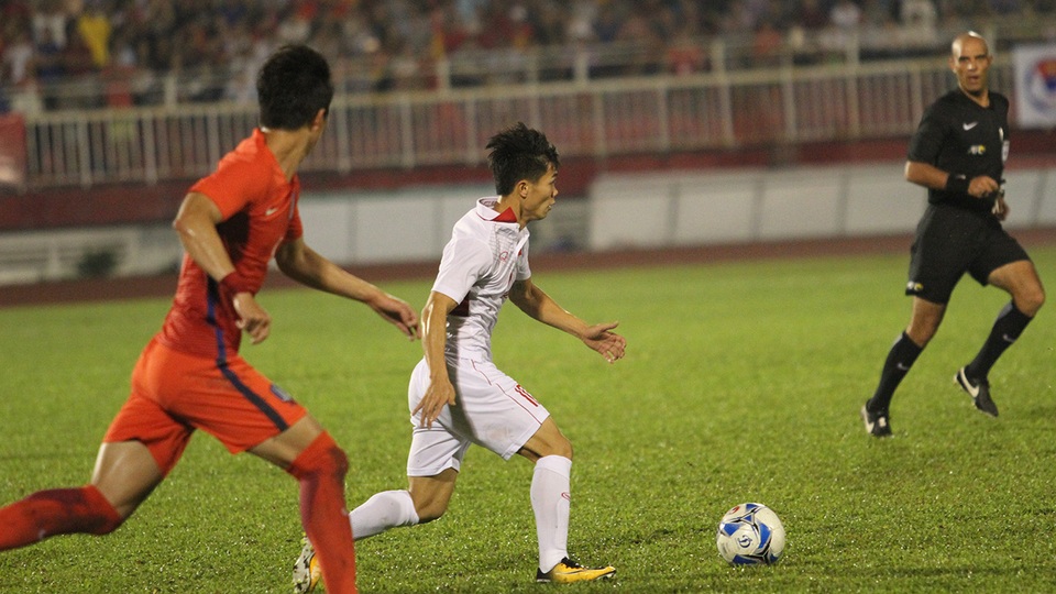 HLV Hữu Thắng: “Tôi chưa nghĩ đến VCK U23 châu Á, vì trước mắt là SEA Games” - 2 HLV Hữu Thắng đánh giá cao vai trò của Công Phượng tại giải (ảnh: Trọng Vũ)