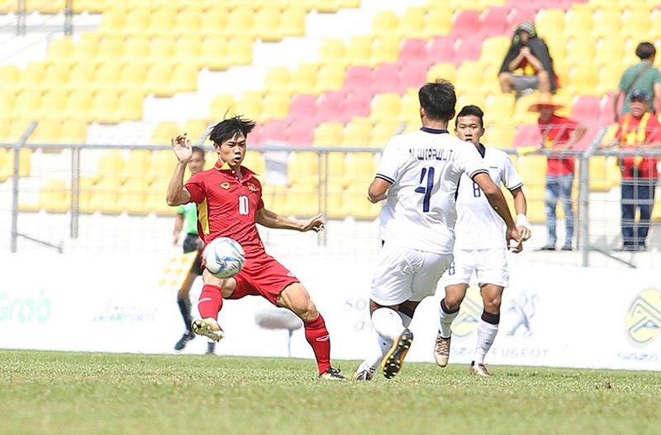 Thua đậm Thái Lan, U22 Việt Nam chia tay SEA Games 29 - 10
U22 Thái Lan có phần nhỉnh hơn về thế trận