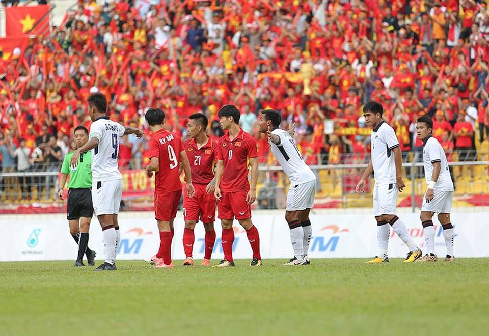 Thua đậm Thái Lan, U22 Việt Nam chia tay SEA Games 29 - 12
Trận đấu dang diễn ra đầy căng thẳng