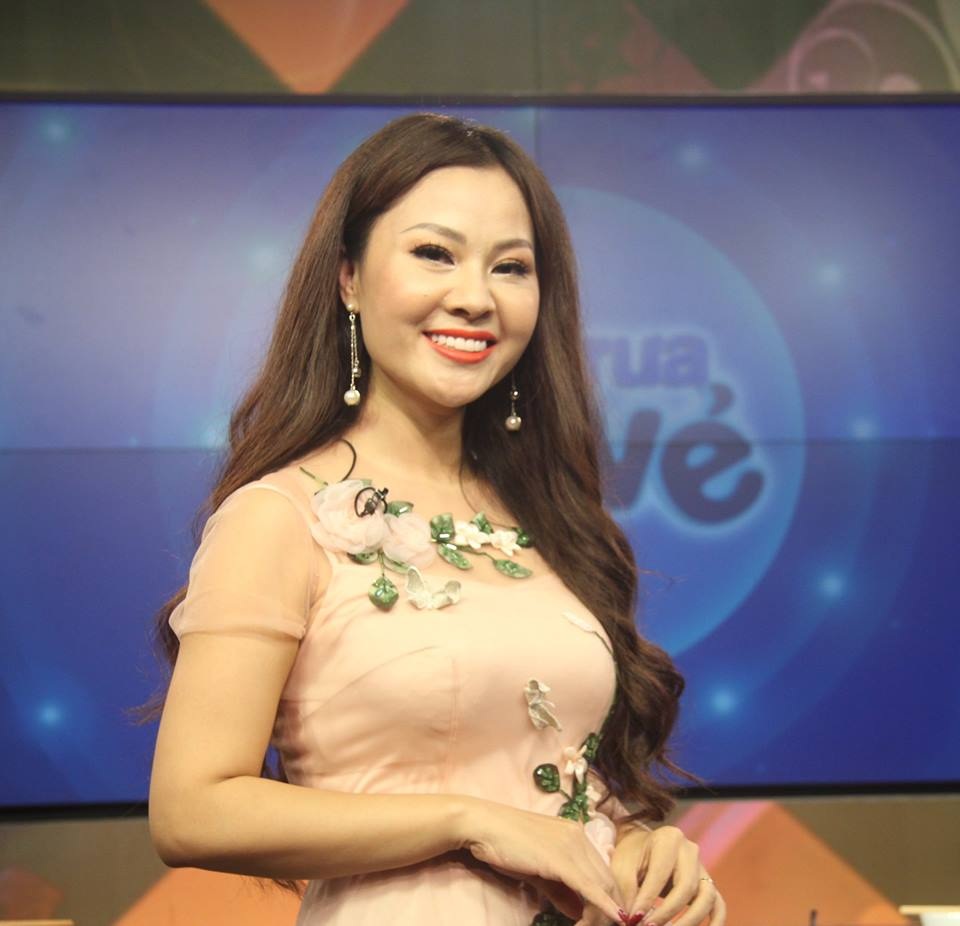 NSƯT Đăng Dương bật mí chuyện tình "3 ngày yêu, 1 tuần hỏi cưới" - 2 Nhan sắc người vợ hiền của Đăng Dương (Ảnh: Bữa trưa vui vẻ).