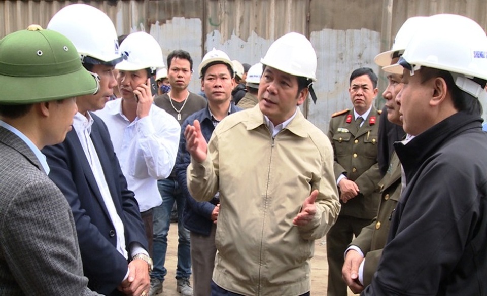 Ông Nguyễn Hồng Diên, Chủ tịch UBND tỉnh Thái Bình chỉ đạo các đơn vị nghiệp vụ sớm làm rõ vụ việc (ảnh: Công an Thái Bình)