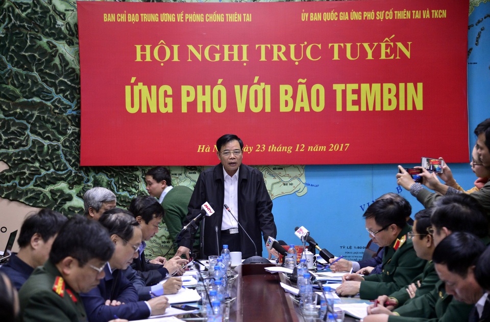 Di dời gần 1 triệu dân trước khi bão Tembin đổ bộ - 1 Bộ trưởng Bộ NN&PTNT Nguyễn Xuân Cường chủ trì Hội nghị...