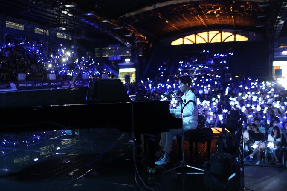 “Cả đời tôi khi vui hay buồn đều chỉ có đàn để tâm sự, bây giờ vì người hâm mộ, nên Birthday Concert của tôi không thể thiếu được “người bạn tâm giao” đặc biệt này”, Vũ Cát Tường chia sẻ.