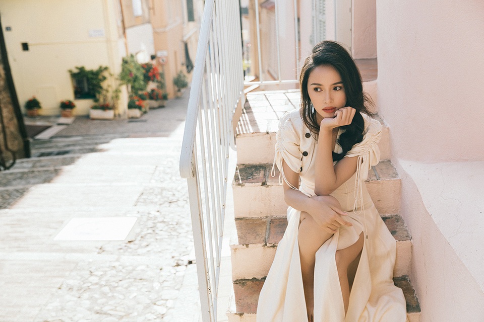 Vũ Ngọc Anh: “Chia tay không nằm khóc, cứ lên máy bay đi du lịch thôi” - 14