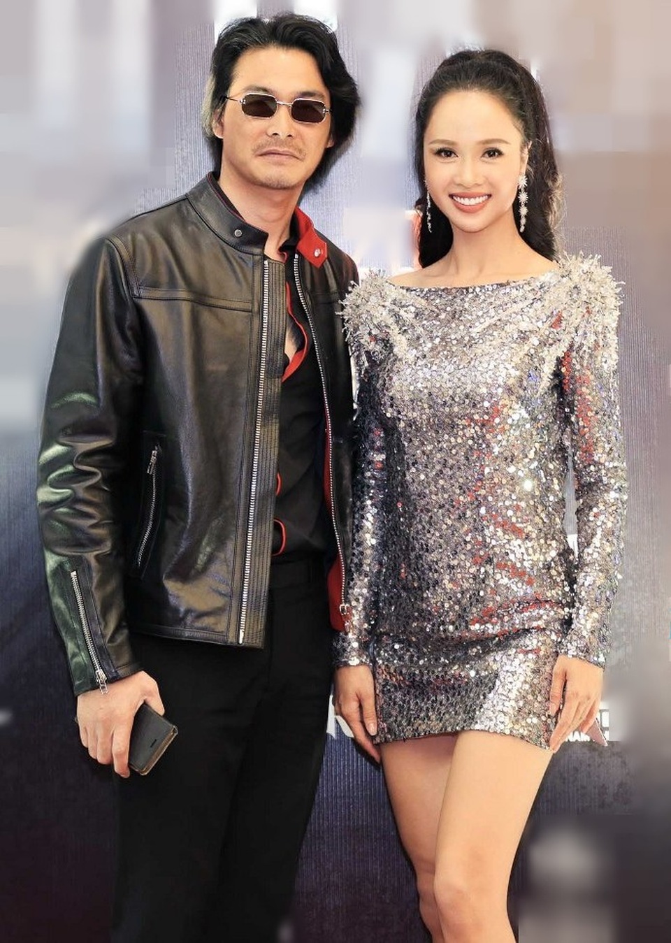 Vũ Ngọc Anh còn thân thiết trò chuyện với Quách Ngọc Ngoan.