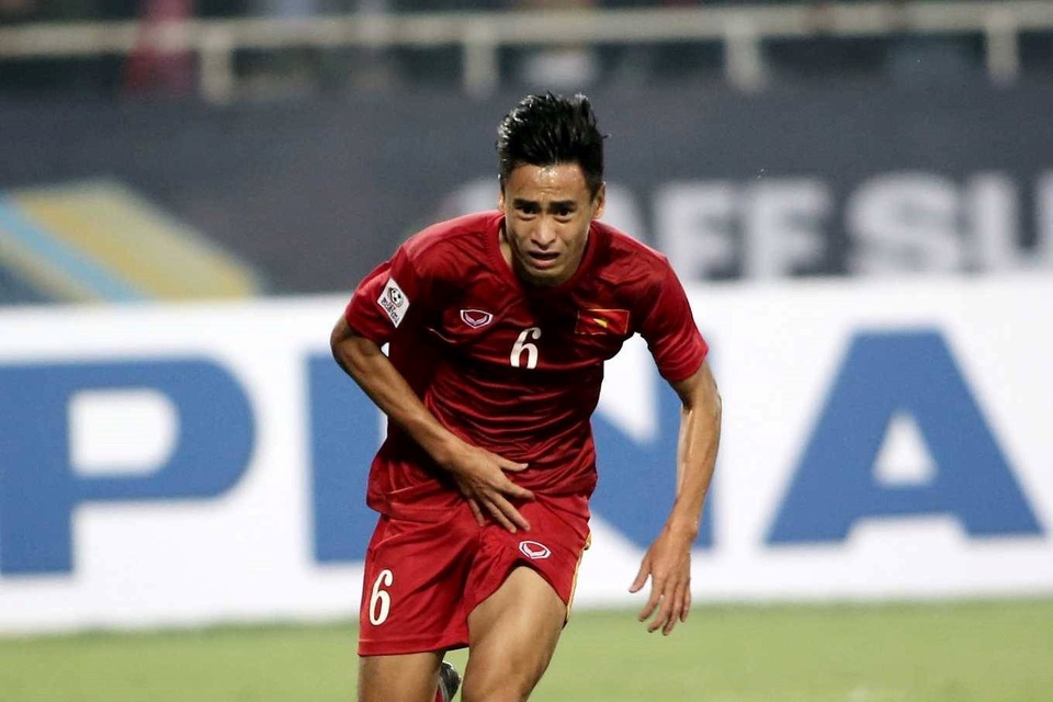 Được Công Vinh mời, Minh Tuấn vẫn ở lại Than Quảng Ninh - 1 Vũ Minh Tuấn chọn ở lại Than Quảng Ninh, dù được quyền chủ tịch CLB TPHCM Lê Công Vinh quan tâm