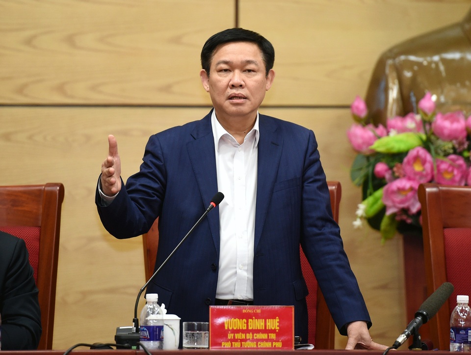 Phó Thủ tướng: Nhà nước không bỏ thêm tiền cho các dự án thua lỗ - 1 Phó Thủ tướng Vương Đình Huệ chủ trì cuộc họp lần thứ 2 của Ban Chỉ đạo xử lý tồn tại, yếu kém của một số doanh nghiệp ngành Công Thương.