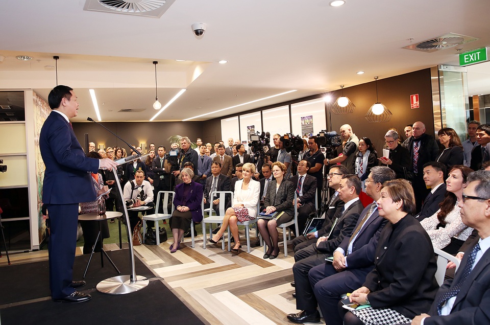 Phó Thủ tướng Vương Đình Huệ phát biểu tại Trung tâm InnovationXchange Australia.