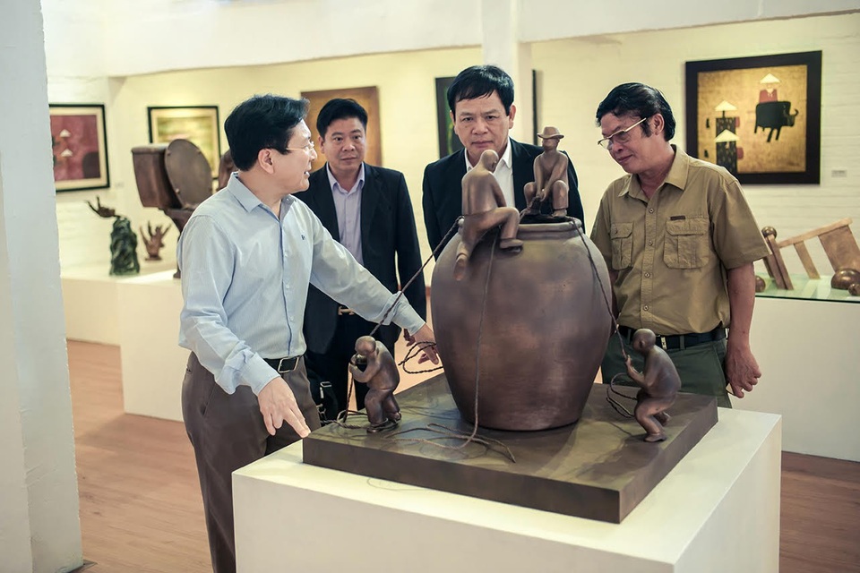 Trưng bày 80 tác phẩm trong nhà vườn rộng 1000m2 của NSND Vương Duy Biên - 1 Trưng bày 80 tác phẩm trong nhà vườn rộng 1000m2 của NSND Vương Duy Biên - 1