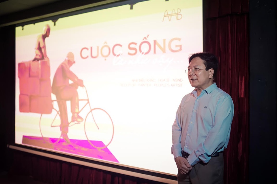 Trưng bày 80 tác phẩm trong nhà vườn rộng 1000m2 của NSND Vương Duy Biên - 6 Trưng bày 80 tác phẩm trong nhà vườn rộng 1000m2 của NSND Vương Duy Biên - 6